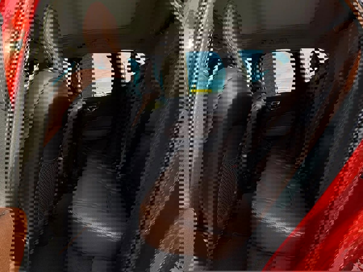 Used 2019 Volvo XC60 T5 Momentum w/ Advanced Package image 44