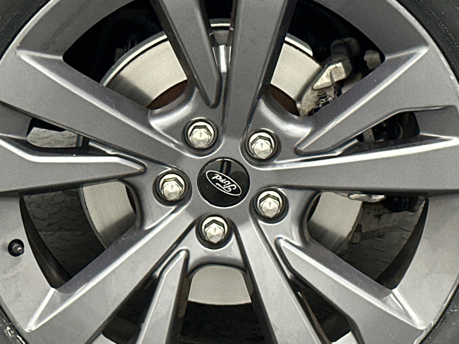 Used 2022 Ford Explorer XLT w/ Equipment Group 202A image 5