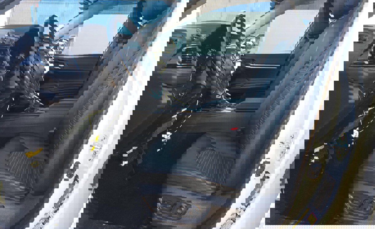 Used 2023 Toyota Camry SE w/ Convenience Package image 3