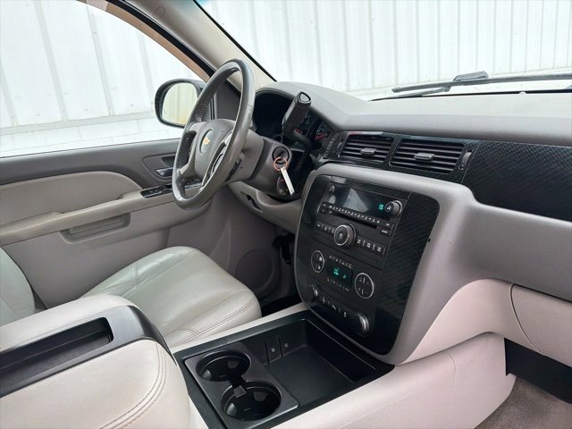 Used 2013 Chevrolet Avalanche LT image 30