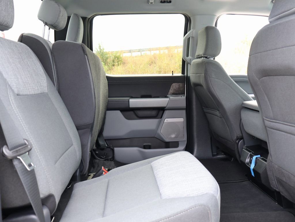 New 2026 Ford F250 XLT w/ XLT Premium Package image 12