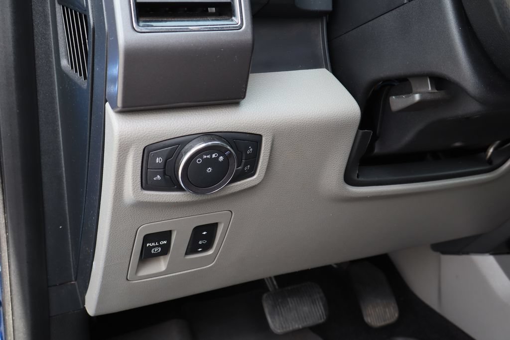 Used 2018 Ford F150 XLT w/ Equipment Group 302A Luxury AWD/4WD image 13