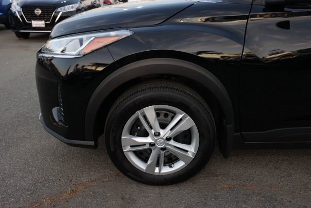 New 2025 Nissan Kicks Play S image 11