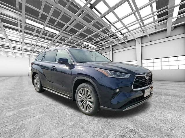 New 2026 Toyota Highlander Platinum