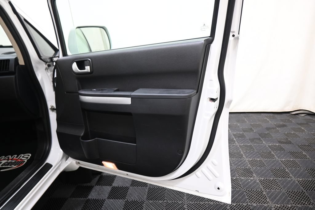 Used 2011 Mitsubishi Endeavor LS AWD/4WD image 23
