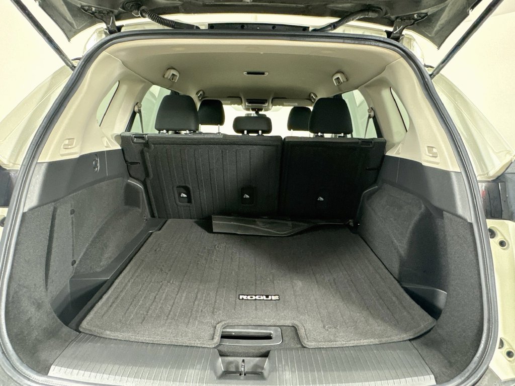 Used 2021 Nissan Rogue SV AWD/4WD image 27