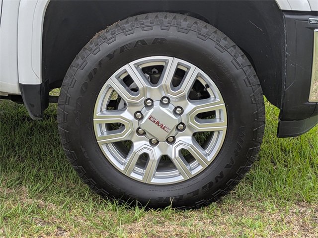 Used 2024 GMC Sierra 2500 SLT w/ SLT Premium Package image 12