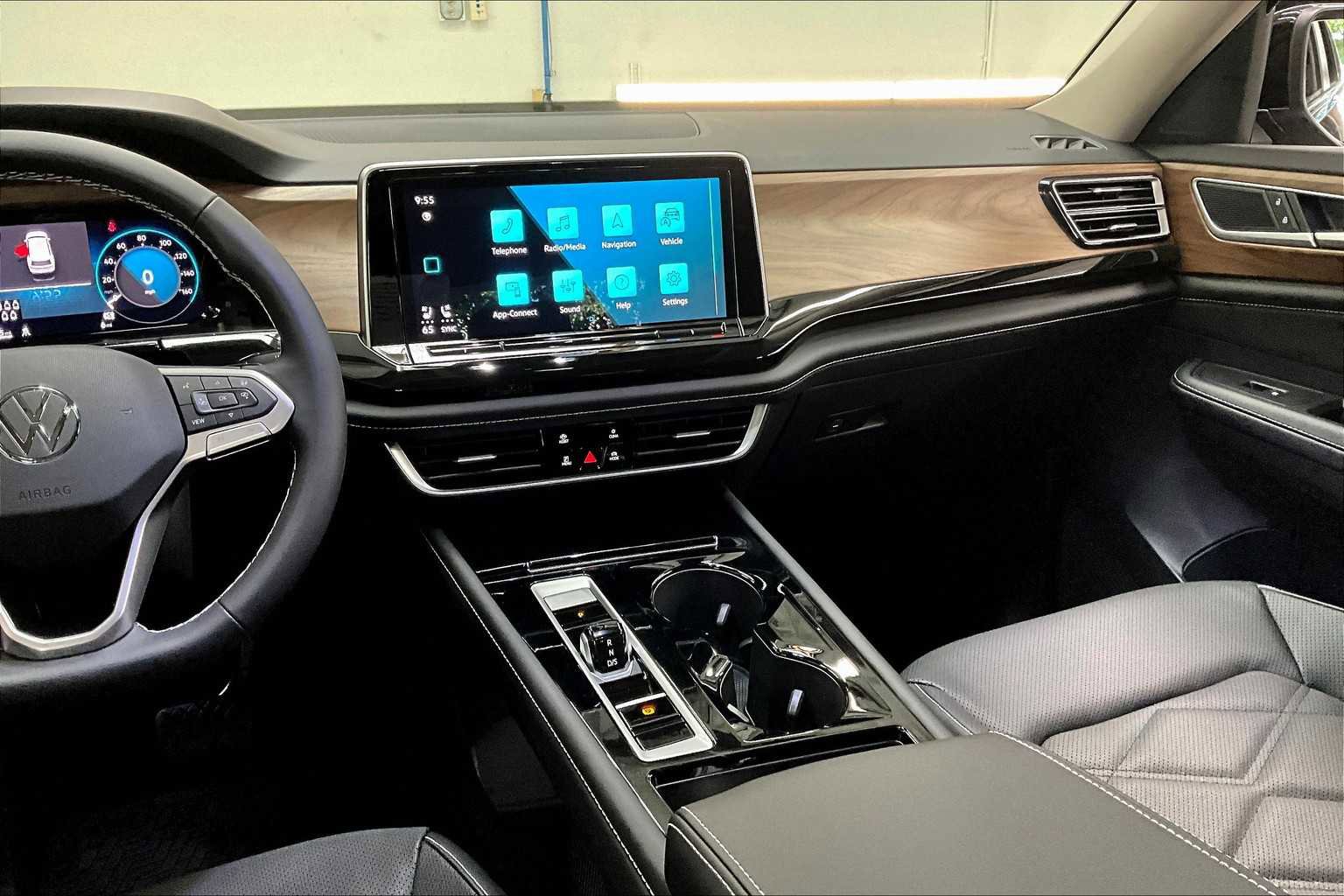 New 2026 Volkswagen Atlas SE image 9