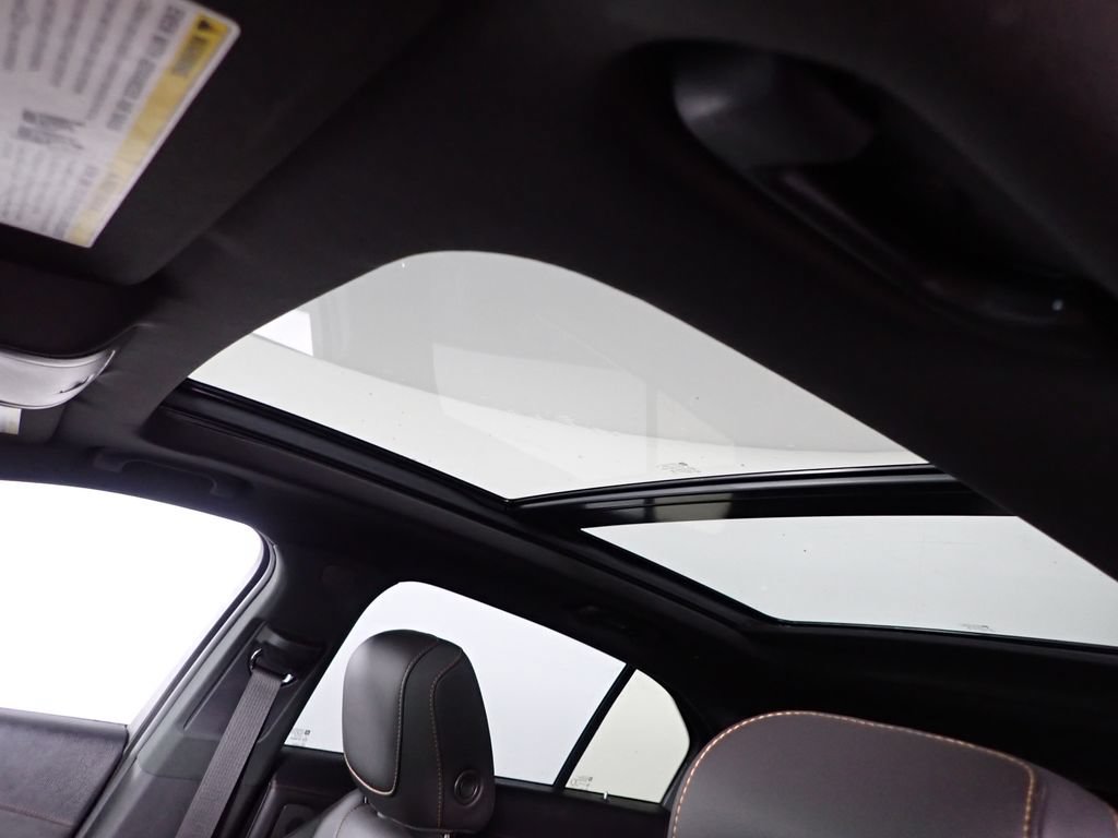 Used 2020 Cadillac XT4 Sport w/ Driver Awareness Package AWD/4WD image 8