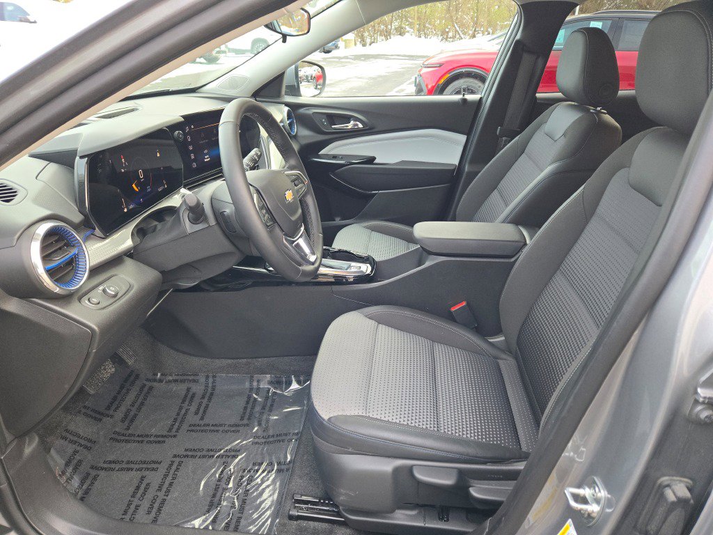 Certified 2025 Chevrolet Trax LT w/ LT Convenience Package image 20