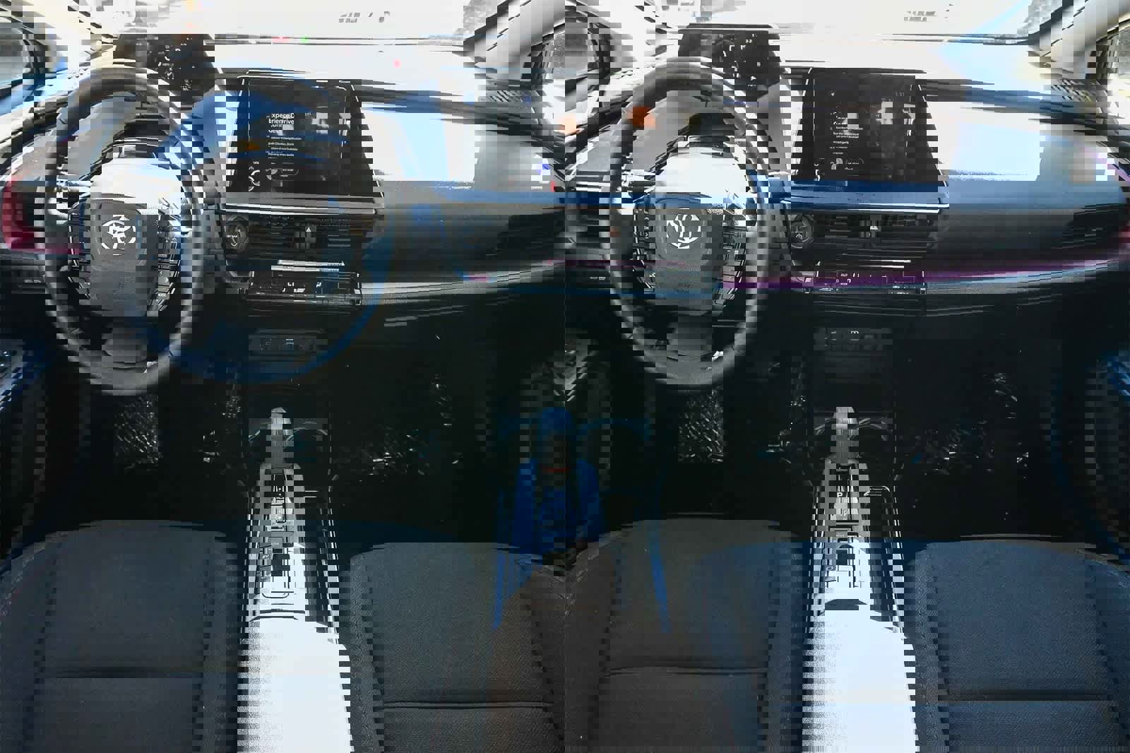 Used 2024 Toyota Prius Prime SE image 11