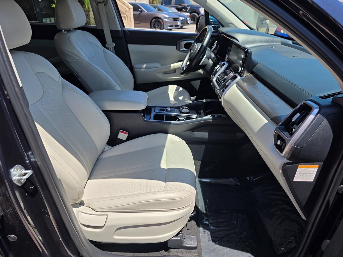 Used 2022 Kia Sorento S FWD image 15