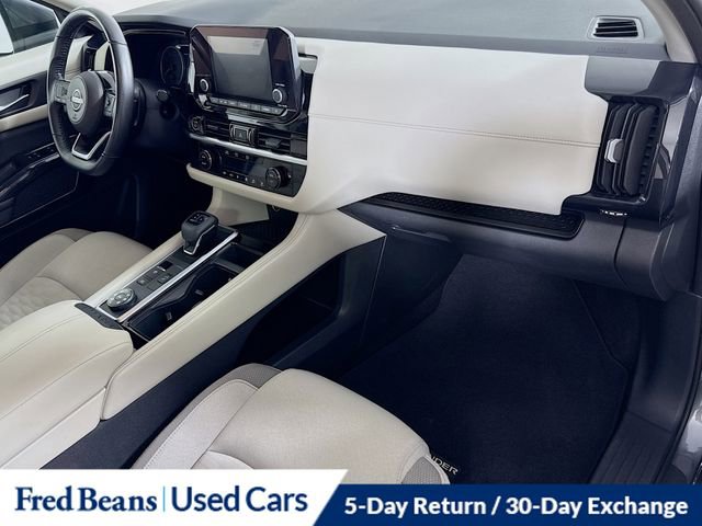 Used 2022 Nissan Pathfinder SV image 30