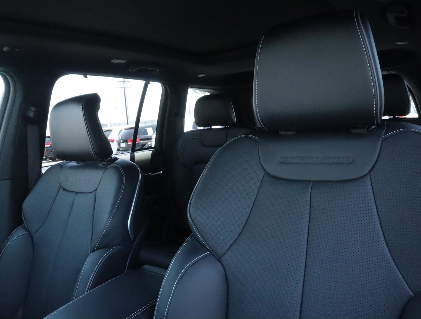 New 2023 Jeep Grand Cherokee Overland w/ Luxury Tech Group IV image 18