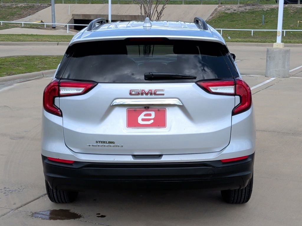 Used 2022 GMC Terrain SLE w/ Driver Convenience Package FWD image 7