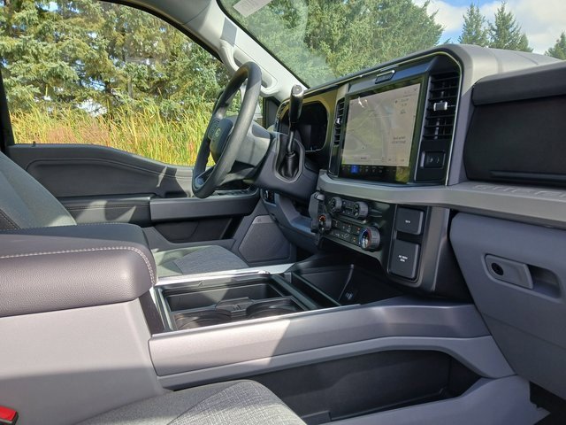 New 2025 Ford F250 XLT w/ Black Appearance Package image 28