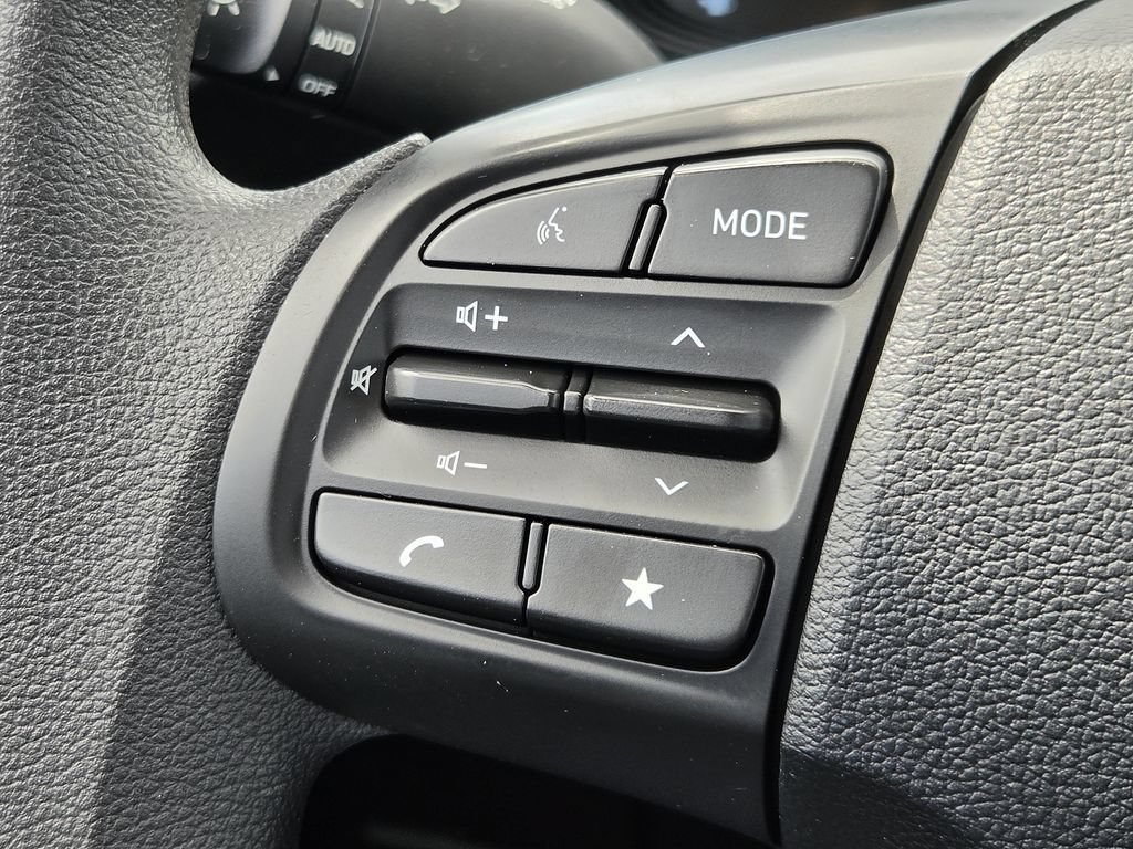 Used 2025 Hyundai Venue SE FWD image 22