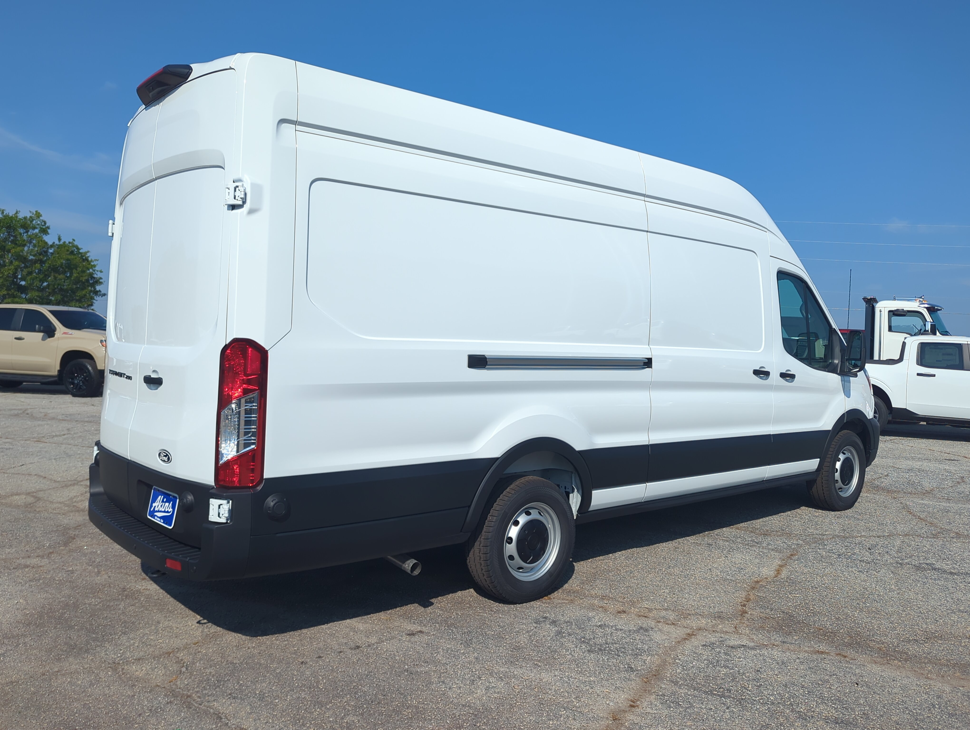New 2026 Ford Transit 250 148 High Roof Extended RWD image 3