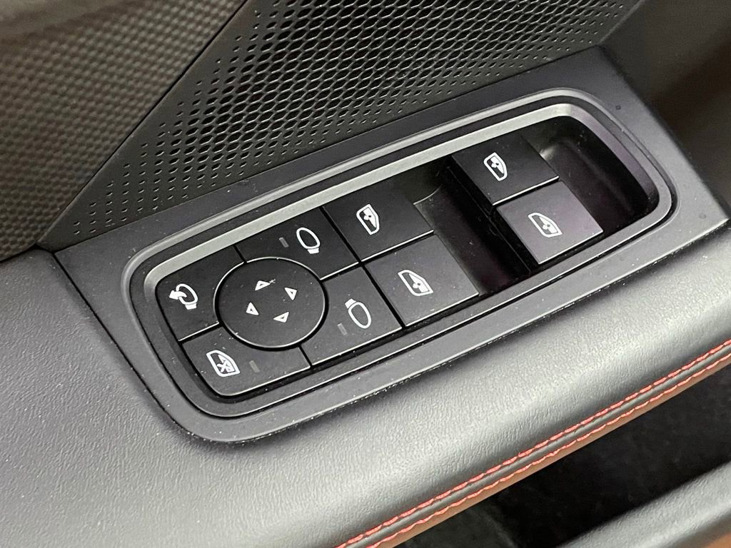 Used 2024 Porsche Taycan GTS image 16