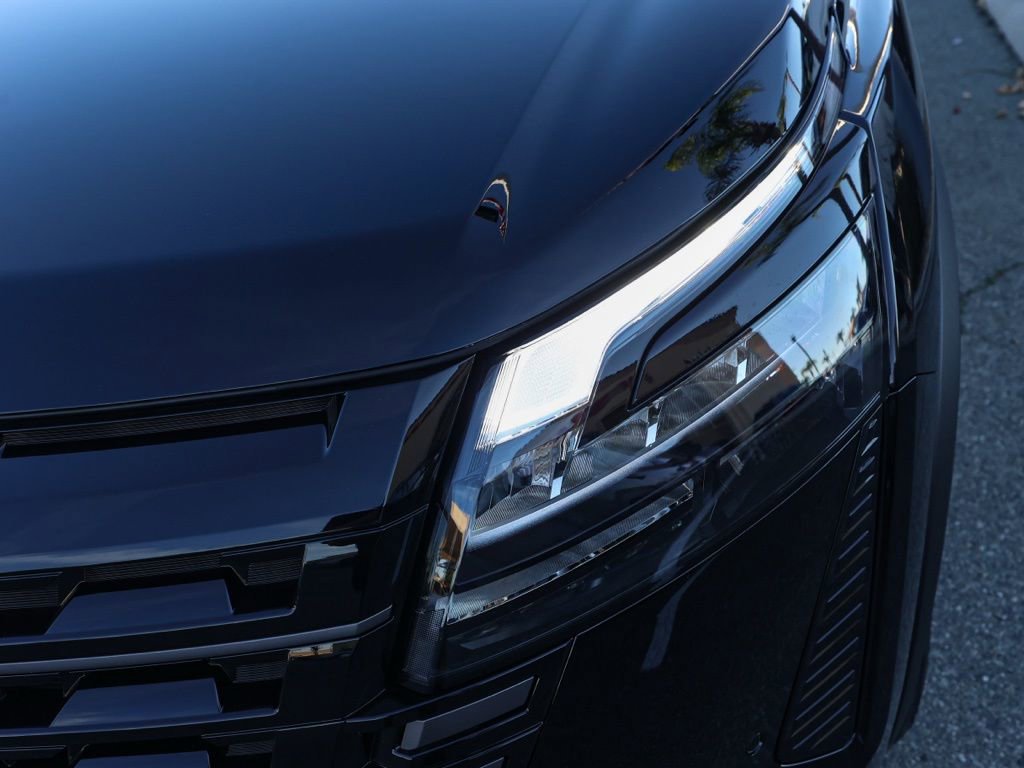 New 2026 Nissan Pathfinder SV image 10