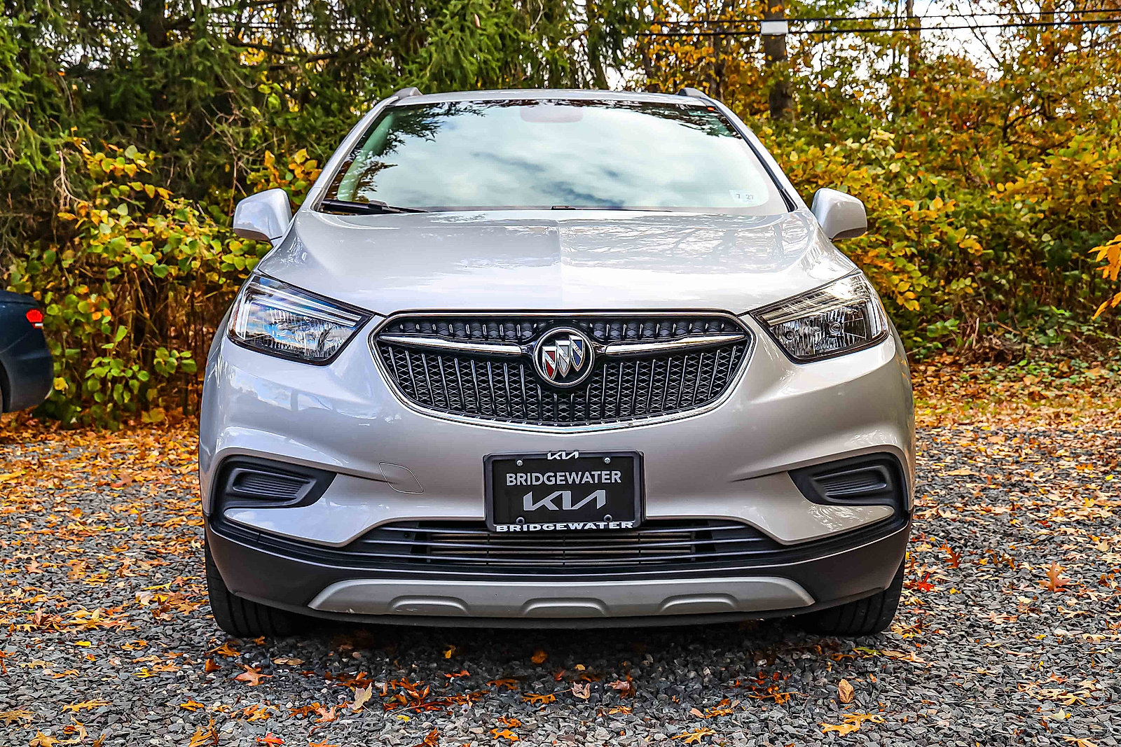 Used 2022 Buick Encore Preferred image 2
