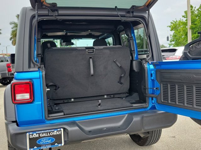 Used 2024 Jeep Wrangler Sport AWD/4WD image 7