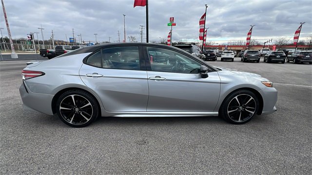 Used 2019 Toyota Camry XSE image 6