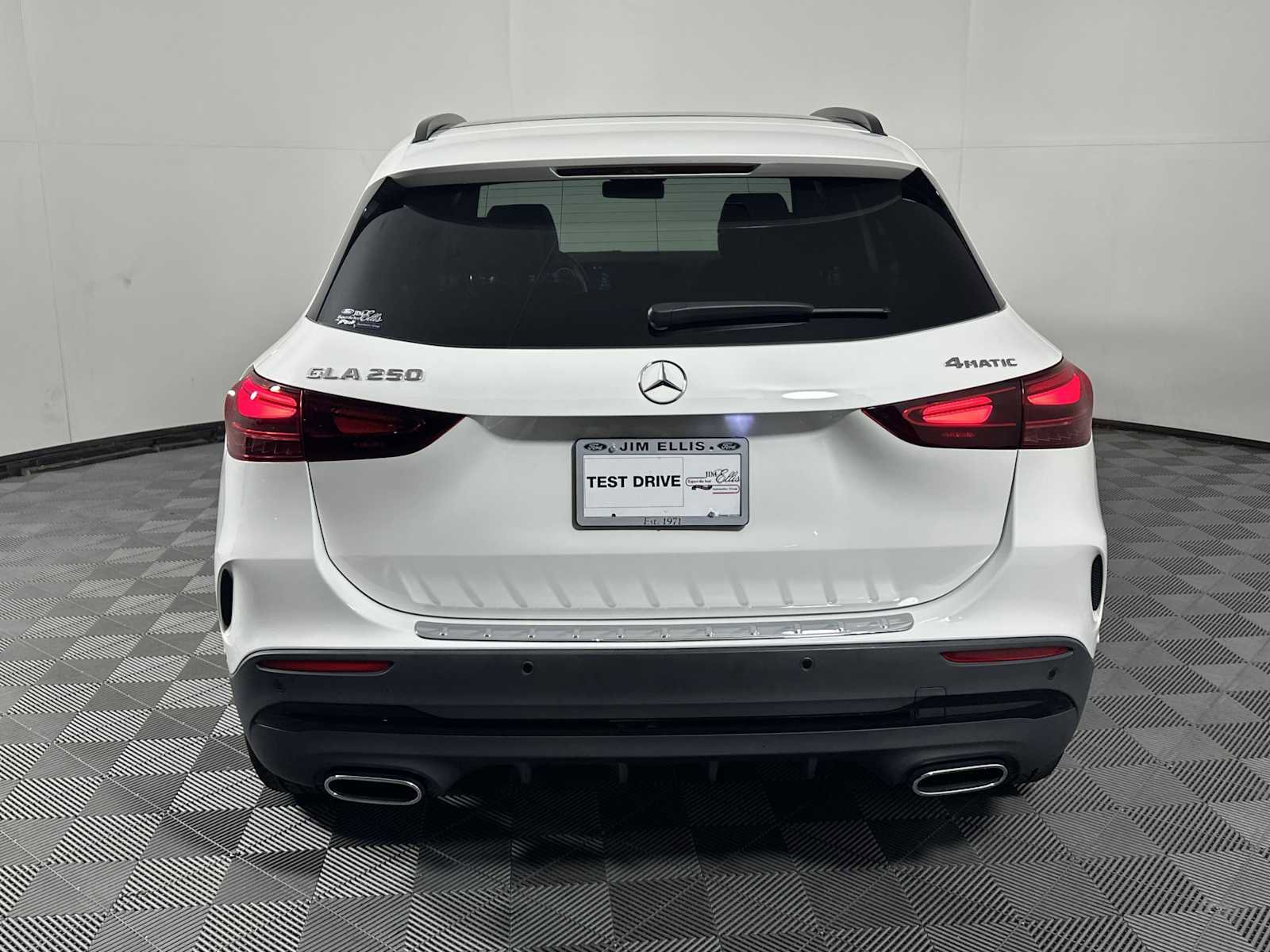 Used 2025 Mercedes-Benz GLA 250 4MATIC image 6