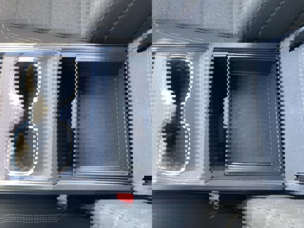 Used 2025 GMC Acadia Elevation image 35