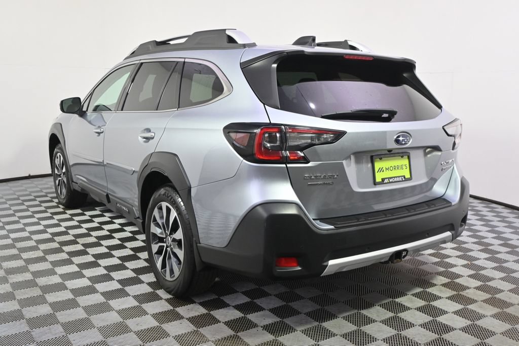 Used 2023 Subaru Outback Touring AWD/4WD image 3