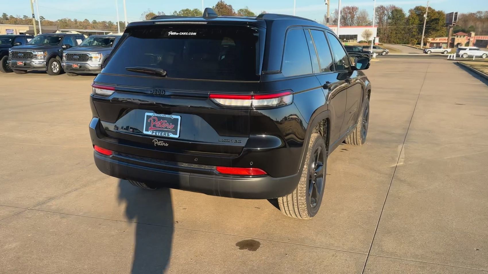 New 2025 Jeep Grand Cherokee Limited w/ Black Appearance Package RWD image 8