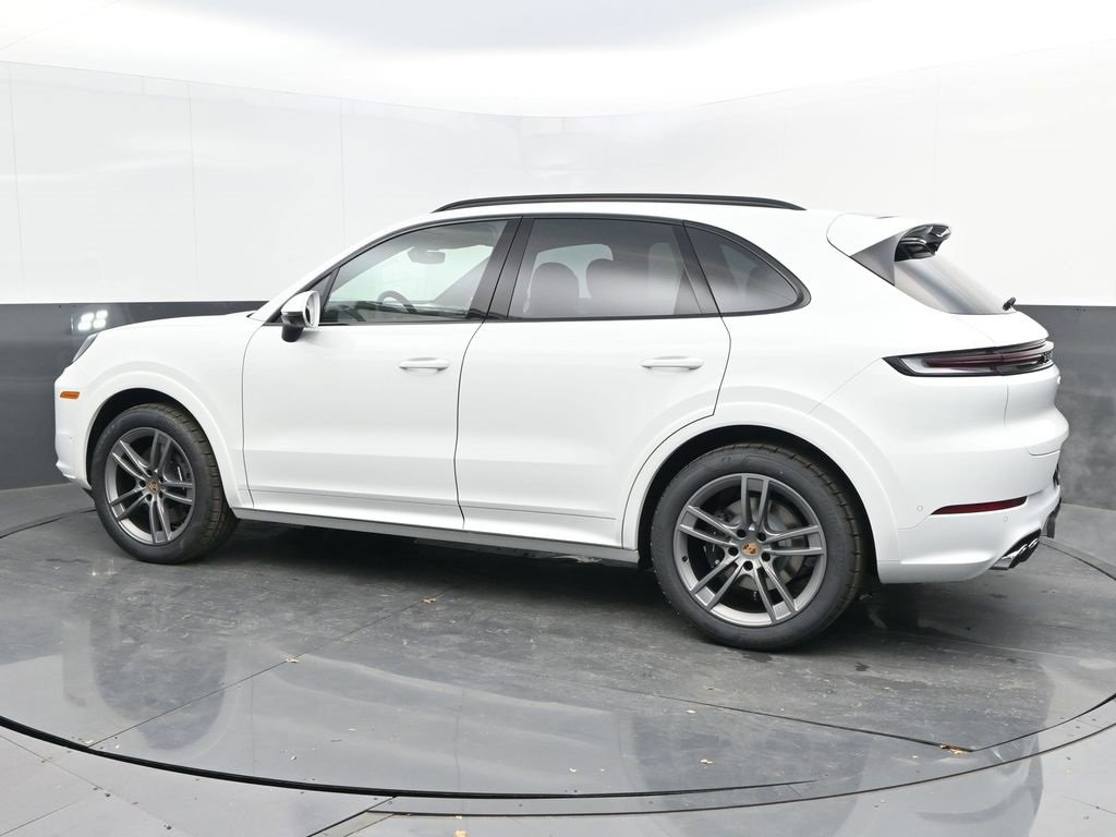 New 2025 Porsche Cayenne image 3