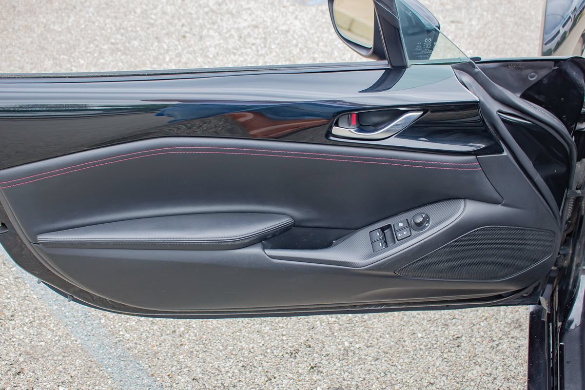 Used 2018 MAZDA MX-5 Miata RF Grand Touring RWD image 13