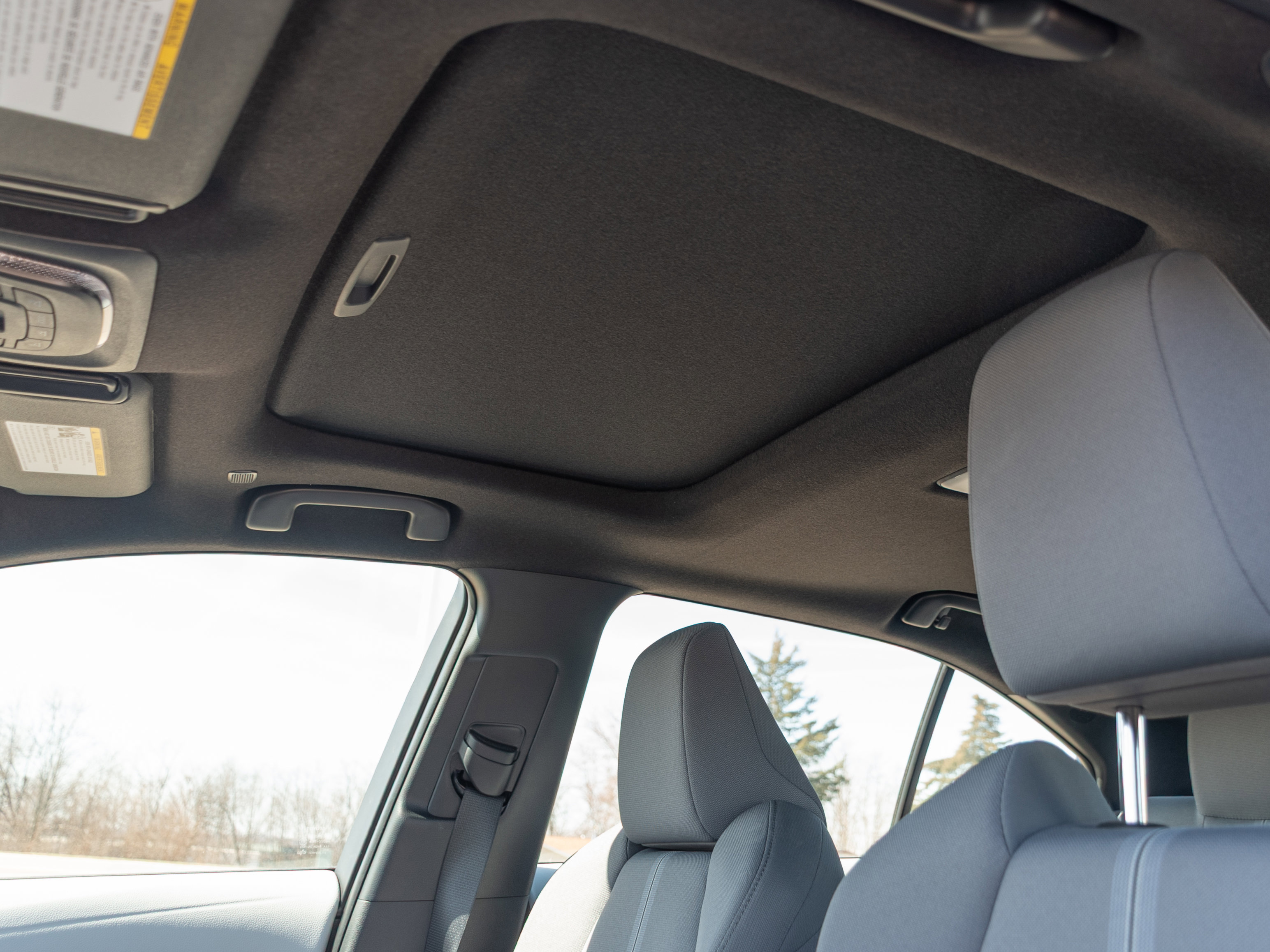 Used 2025 Toyota Corolla SE w/ SE Premium Package image 18