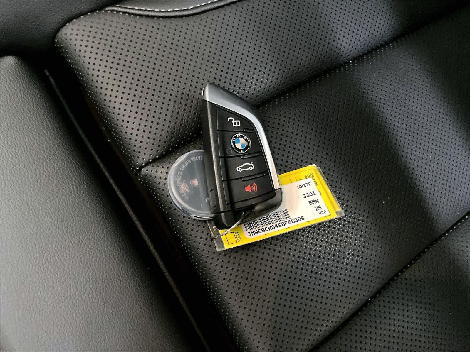 Used 2025 BMW 330i Sedan w/ Convenience Package RWD image 14