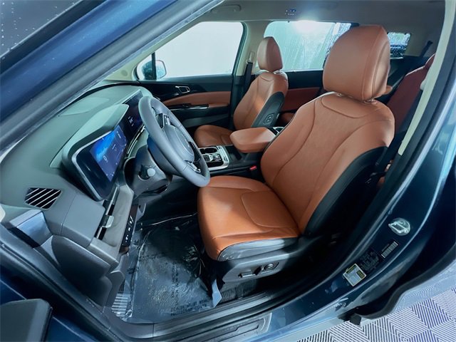 Used 2024 Kia Carnival SX image 13