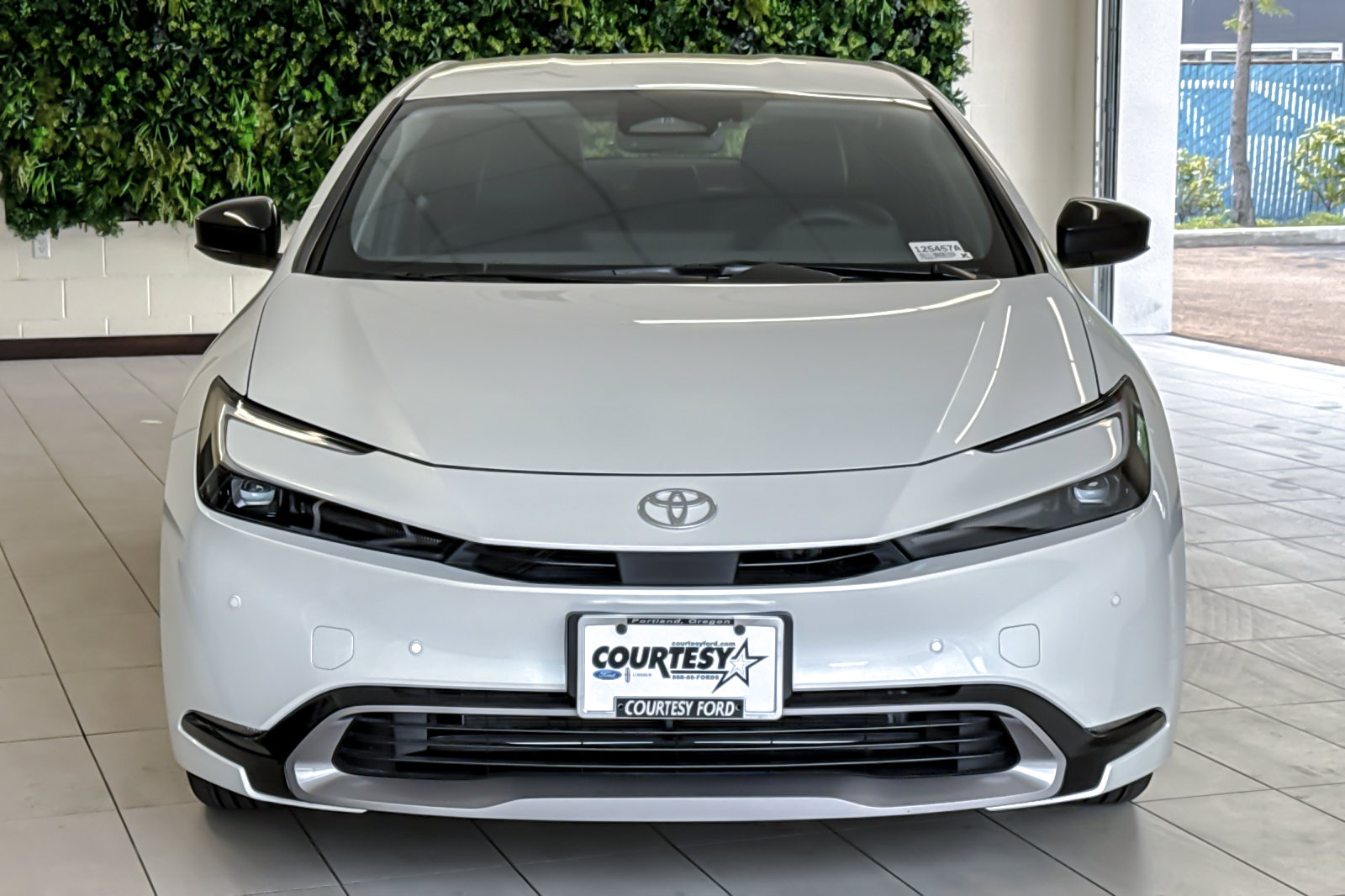 Used 2026 Toyota Prius XLE AWD/4WD image 9