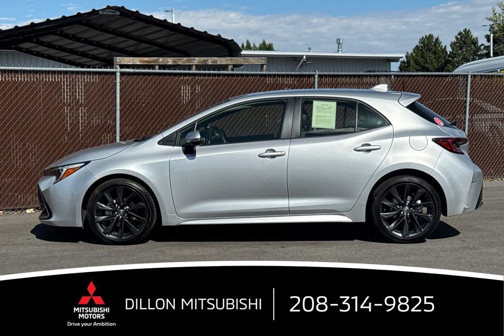 Used 2025 Toyota Corolla XSE FWD image 7