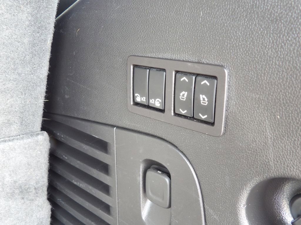 Used 2018 Chevrolet Tahoe LT image 10