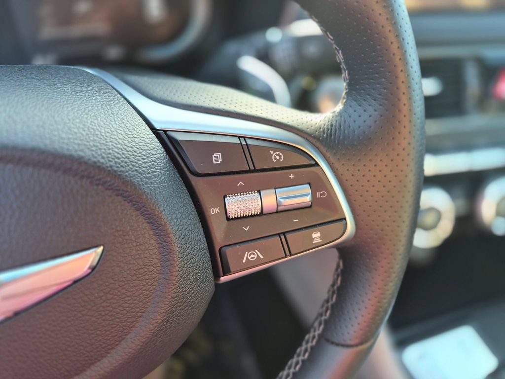 Used 2023 Genesis G70 2.0T AWD/4WD image 13