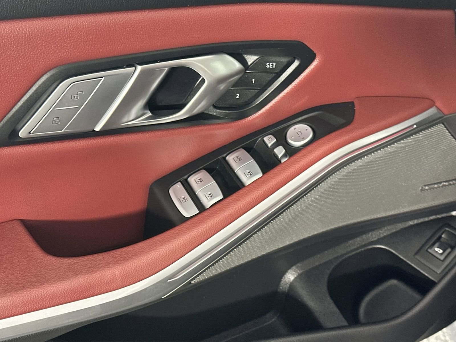 Used 2025 BMW 330i Sedan w/ Premium Package image 13