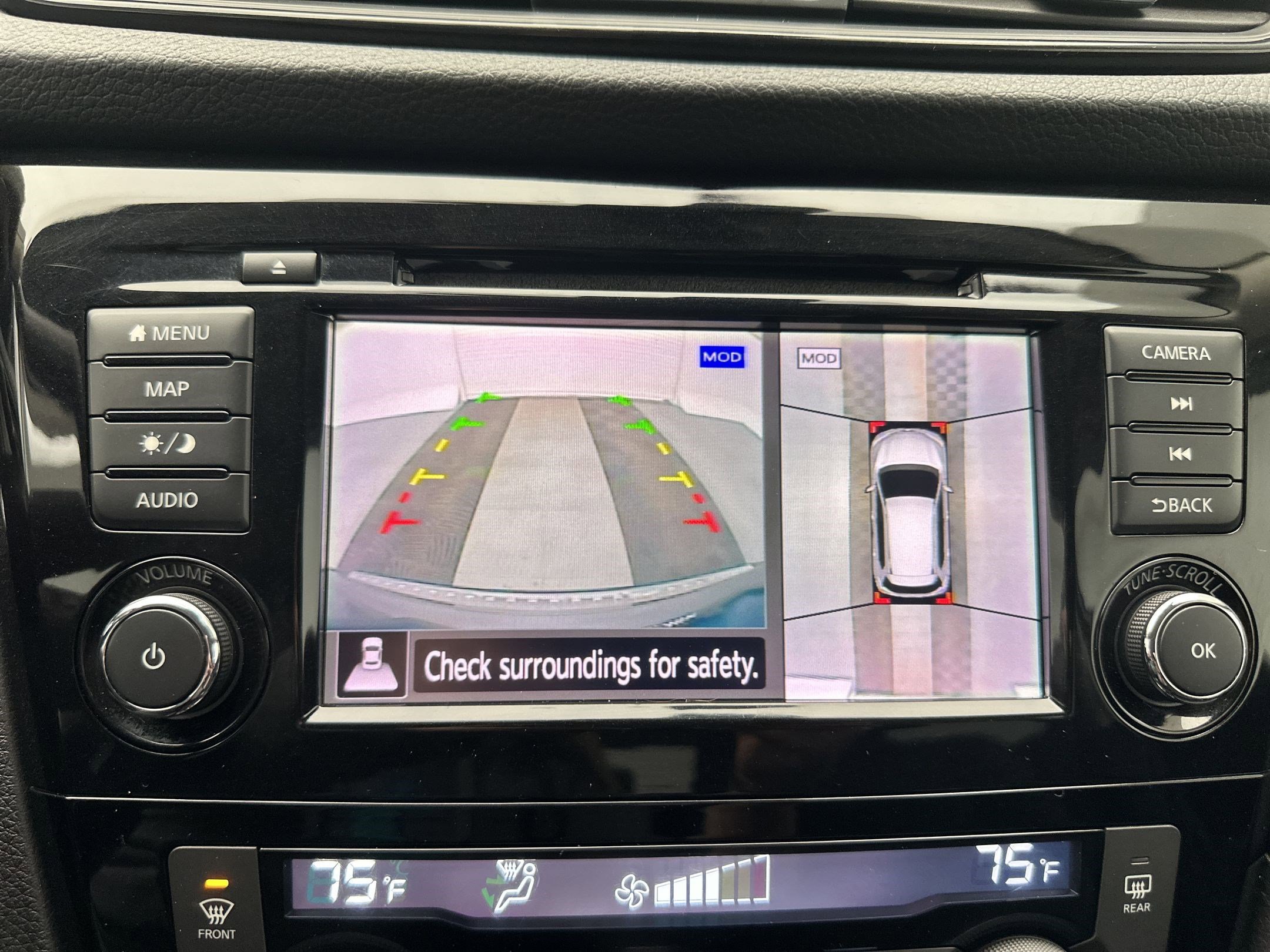 Used 2018 Nissan Rogue SL w/ Premium Package image 25