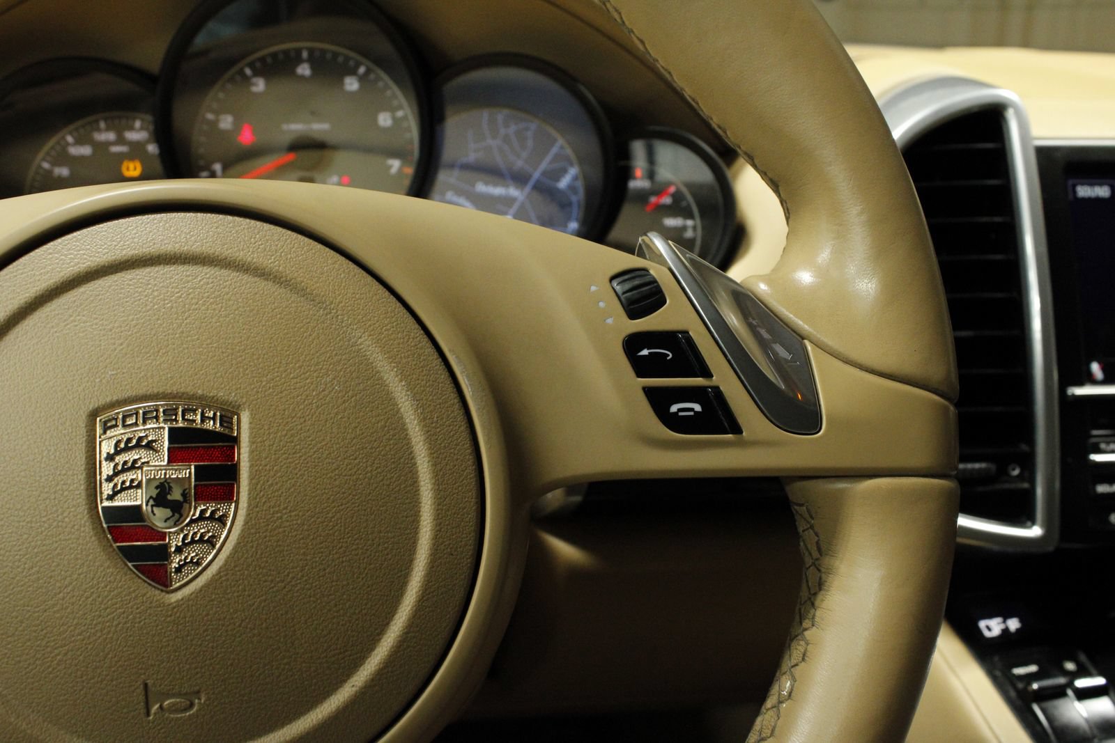 Used 2011 Porsche Cayenne S AWD/4WD image 37