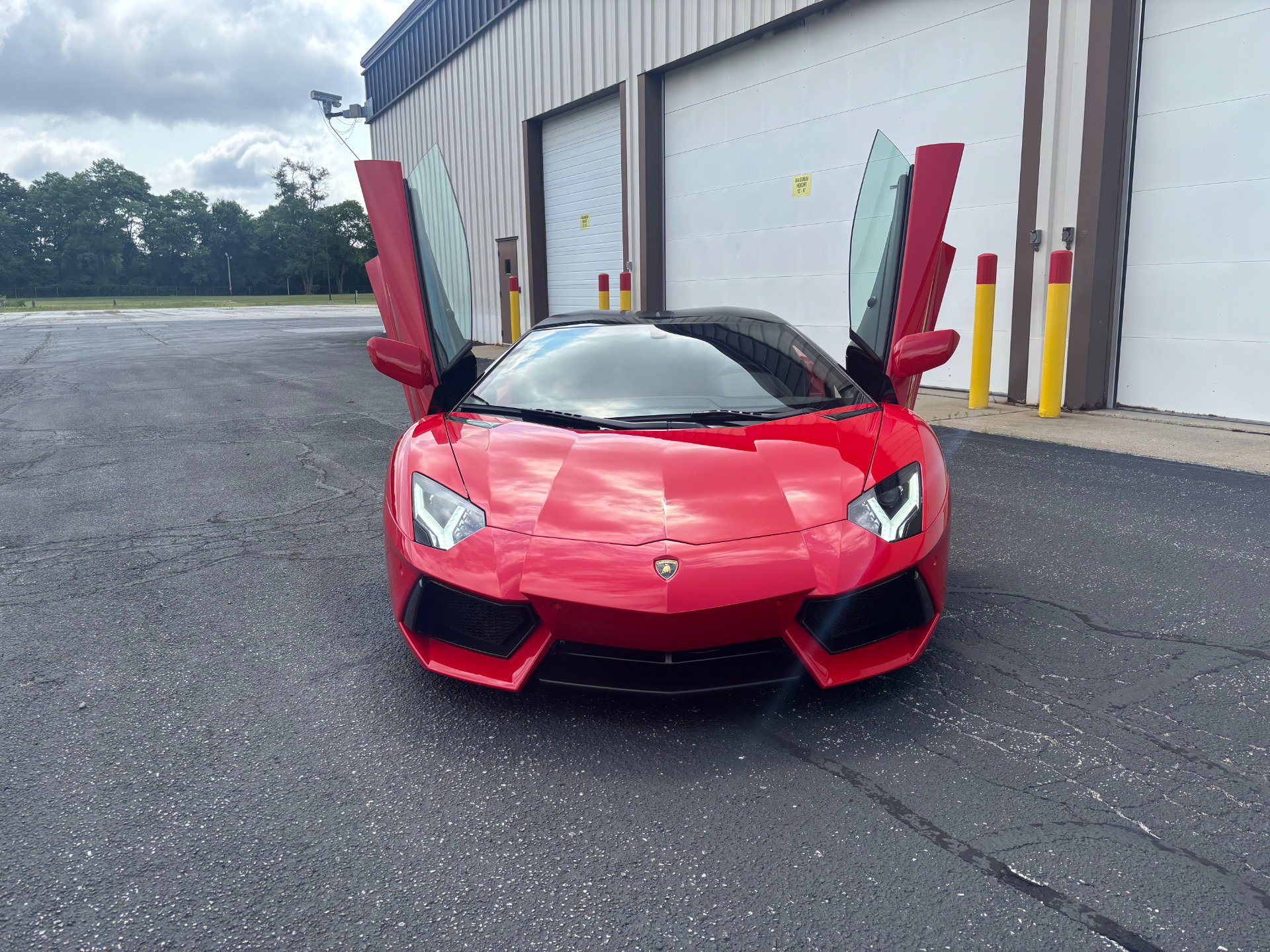 Used 2015 Lamborghini Aventador LP 700-4 AWD/4WD image 2