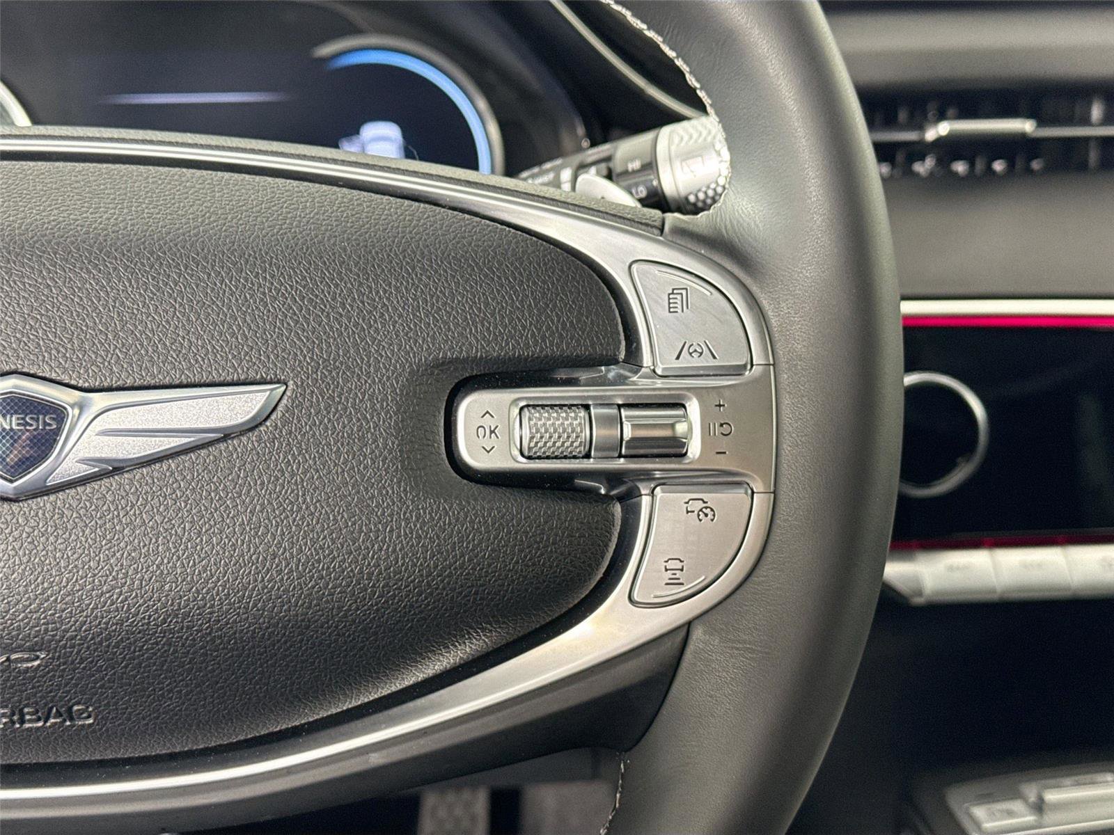 Used 2024 Genesis GV70 2.5T w/ Advanced Package image 19