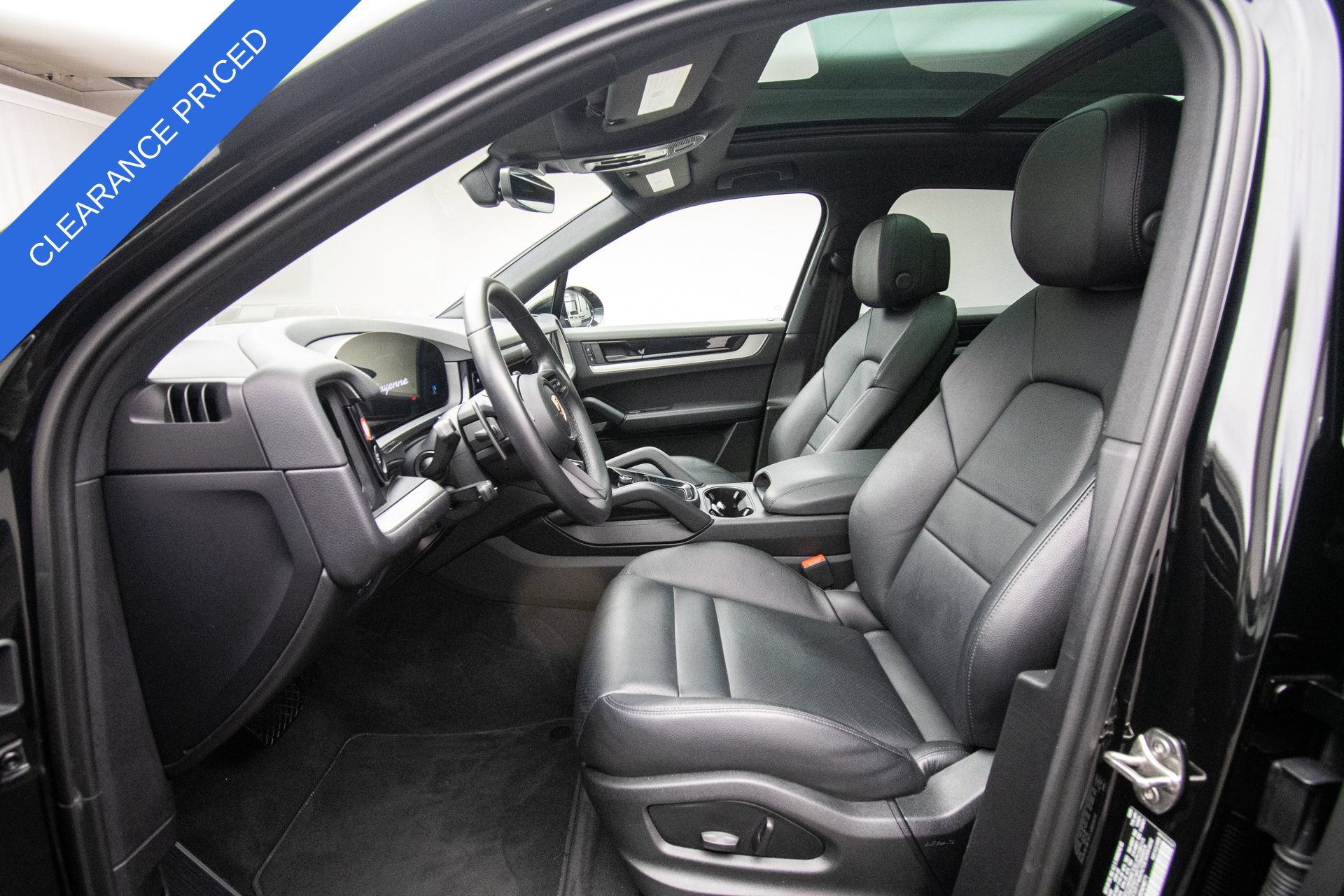 Used 2025 Porsche Cayenne AWD/4WD image 11