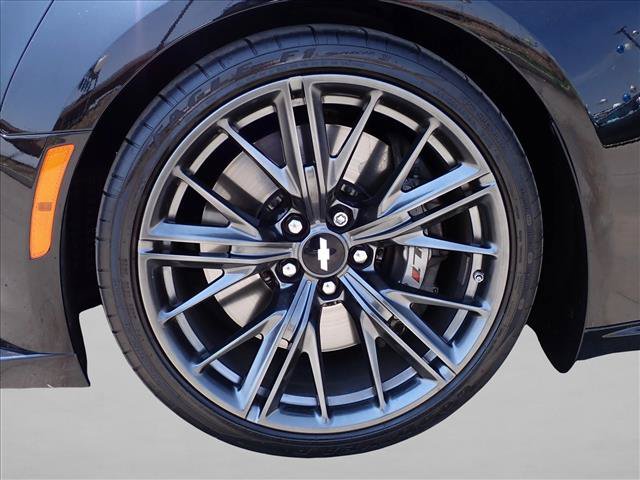 Used 2018 Chevrolet Camaro ZL1 RWD image 7
