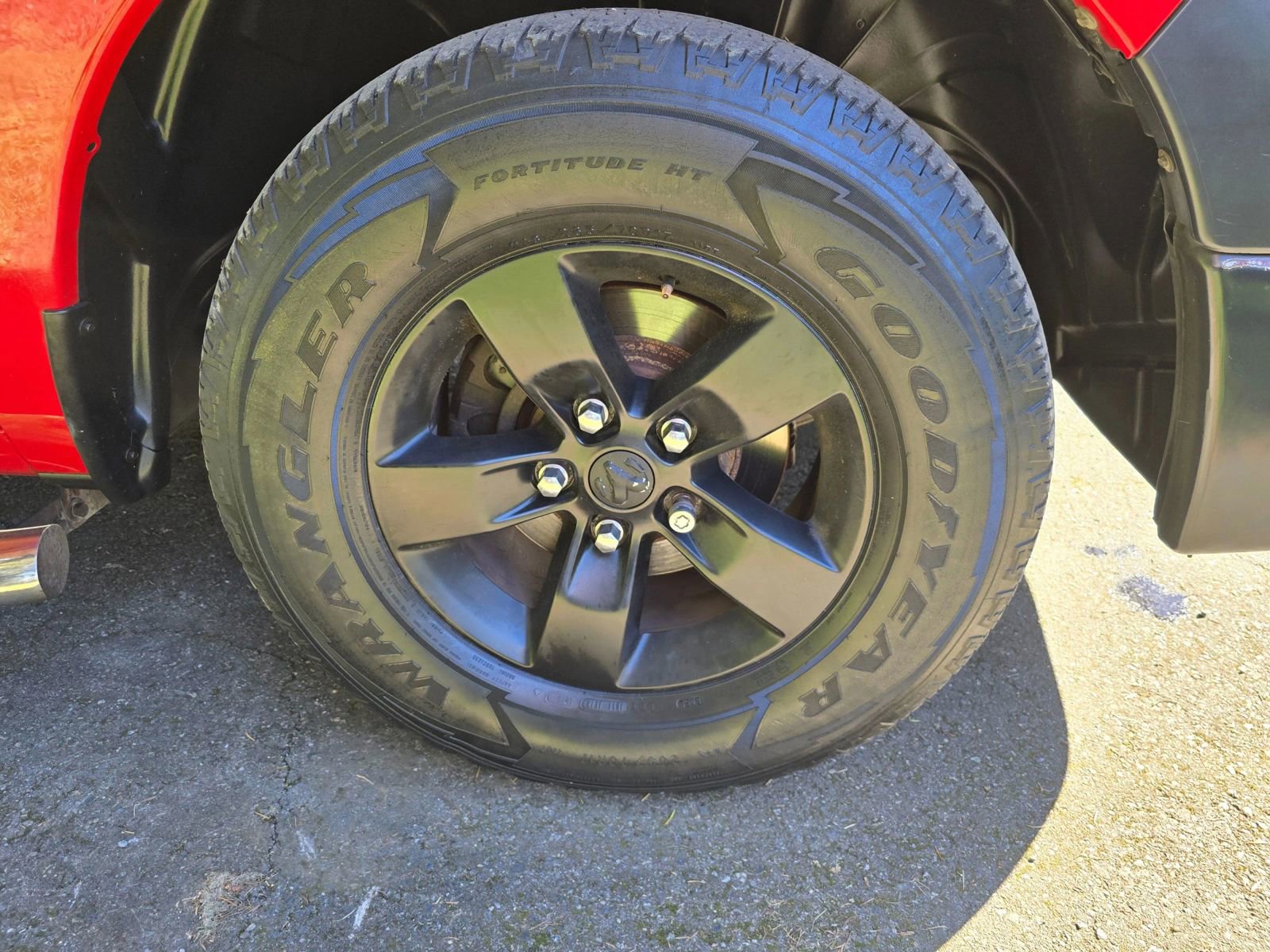 Used 2014 RAM 1500 ST RWD image 10