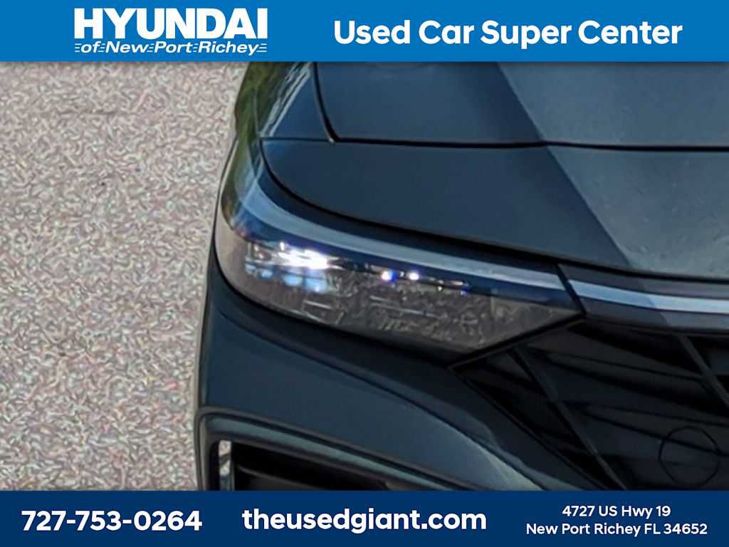 Certified 2025 Hyundai Elantra Sport FWD image 9