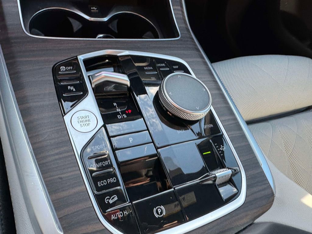 Certified 2024 BMW X7 xDrive40i w/ Premium Package image 16